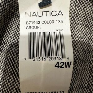 Men’s Nautica khaki short sized 42W